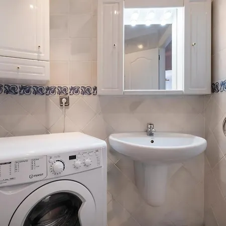 Bloque 76 Apartman *